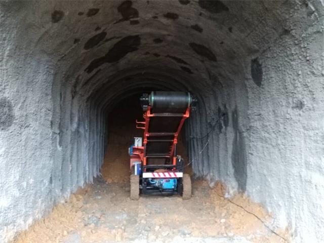廣西扒渣機(jī).jpg