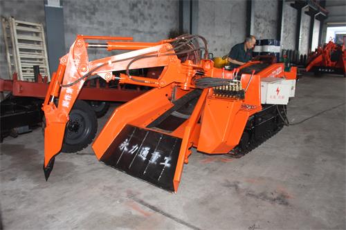 履帶式扒渣機.jpg