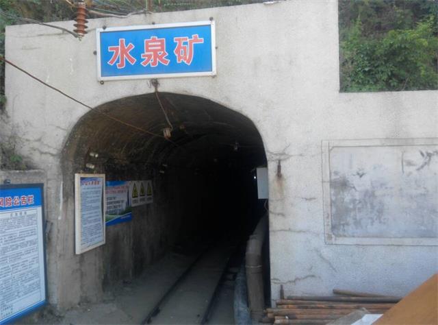 礦洞扒渣機.jpg